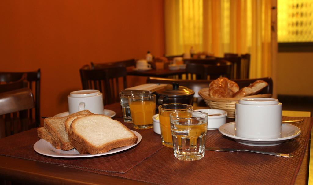 Dallas Hotel San Miguel de Tucumán Buitenkant foto